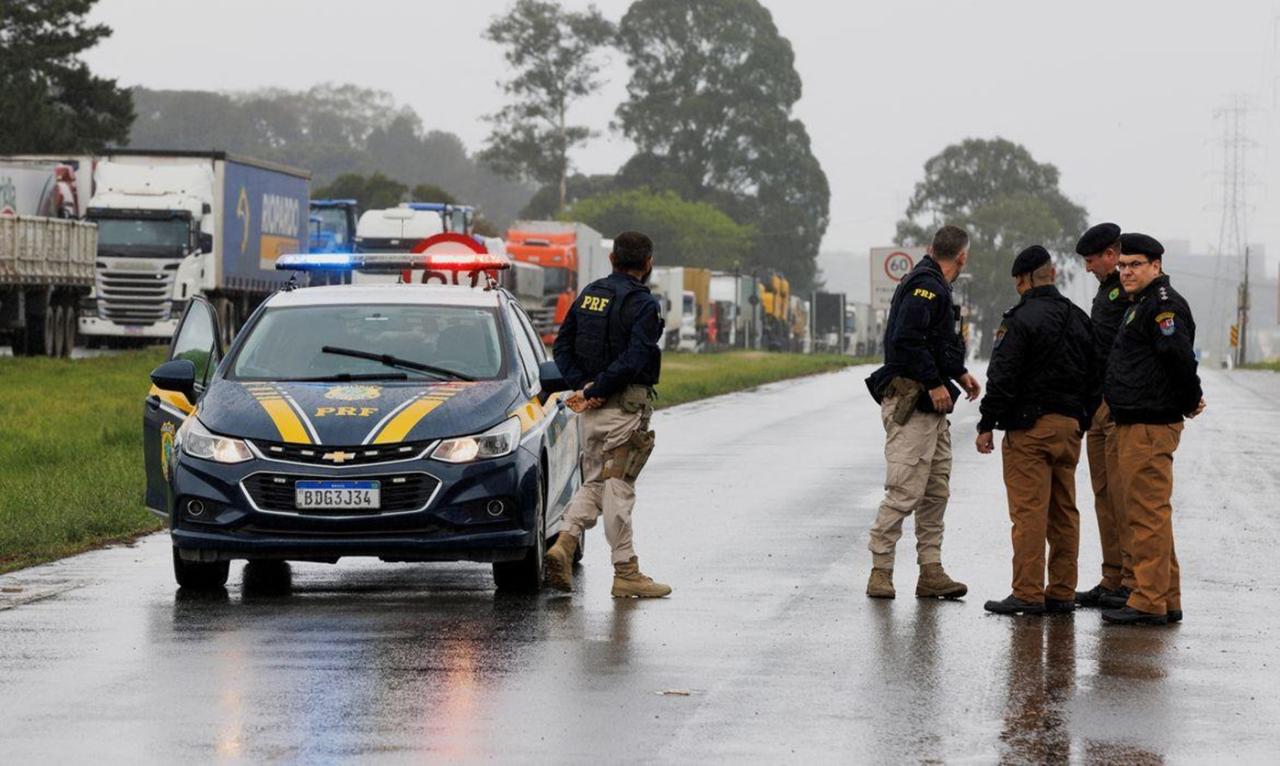 FEDERAL PRENDE EMPRESÁRIOS, PM DA RESERVA, NOVE ARMAS E MAIS DE 500 MUNIÇÕES EM COLORADO DO OESTE