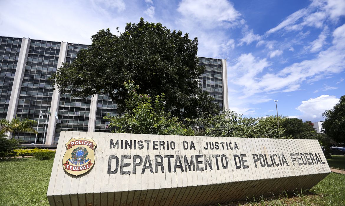 Polícia Federal cumpre mandados em Rondônia no Distrito Federal e mais seis estados contra apoiadores de Bolsonaro