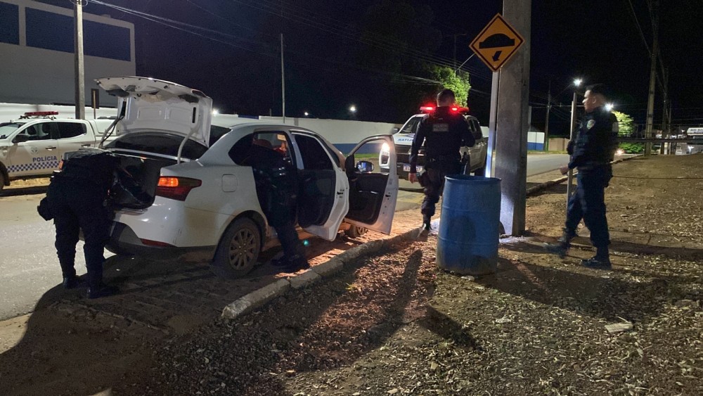 Jaru: Policia Militar apreende mais de 2kg de drogas em carro de aplicativo