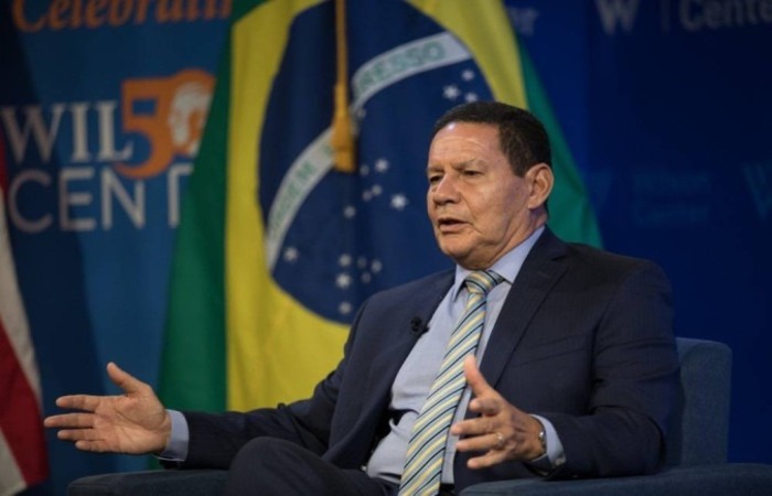 Mourão critica prisões e diz que chamar atos de terrorismo “viola a legislação”